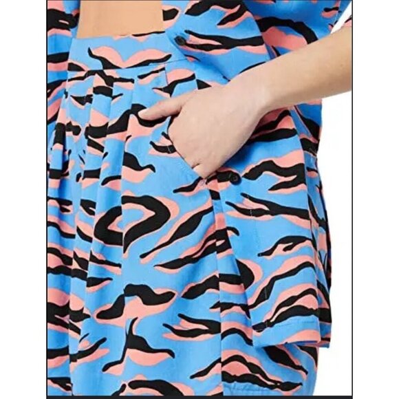 Terea Women's Lexington Pleated Short size XL NWT - Picture 2 of 5